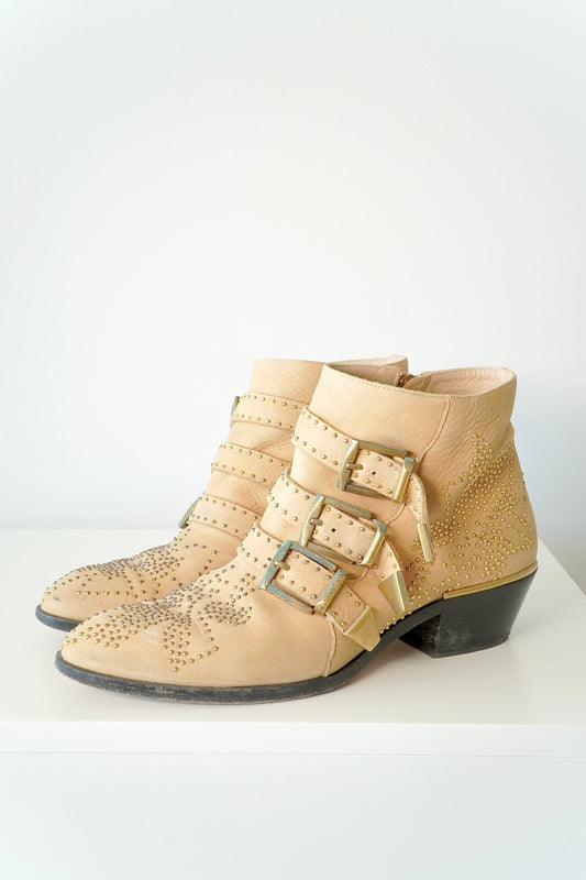 Chloe Tan Susanna Studded Ankle Boots W/ Gold Detailing (37)