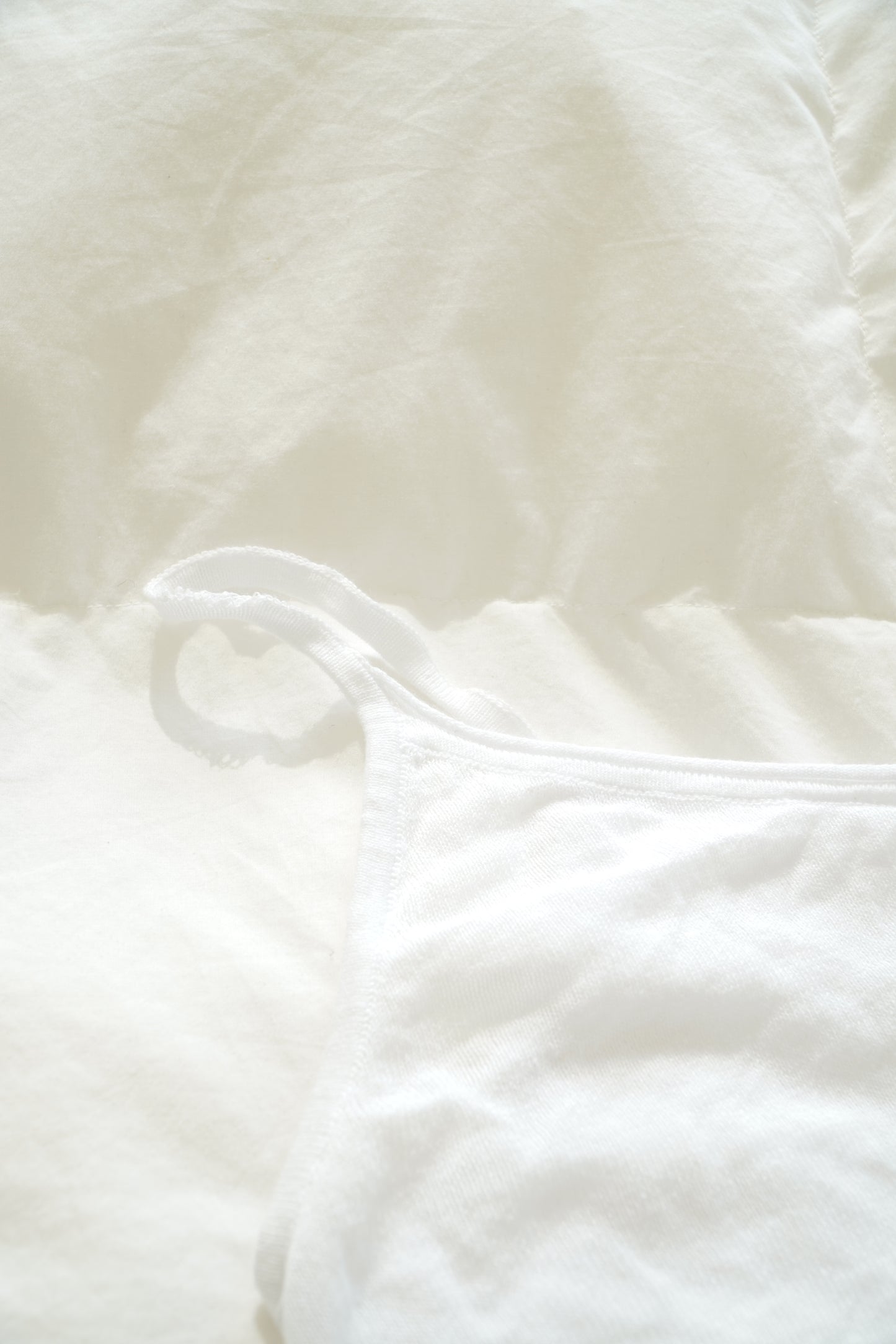 Zulu & Zephyr White One Shoulder Sheer Knit Crop Top (8 Au)