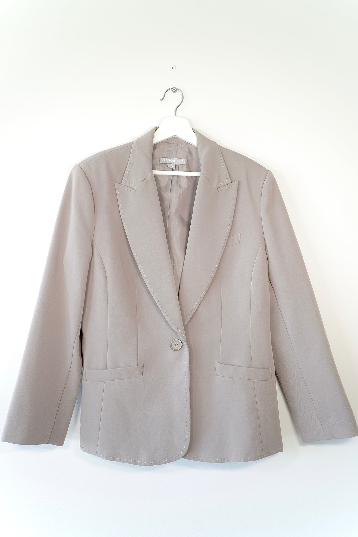 LIZ JORDAN Taupe Exposed Stitch Suit Blazer (16 Au)