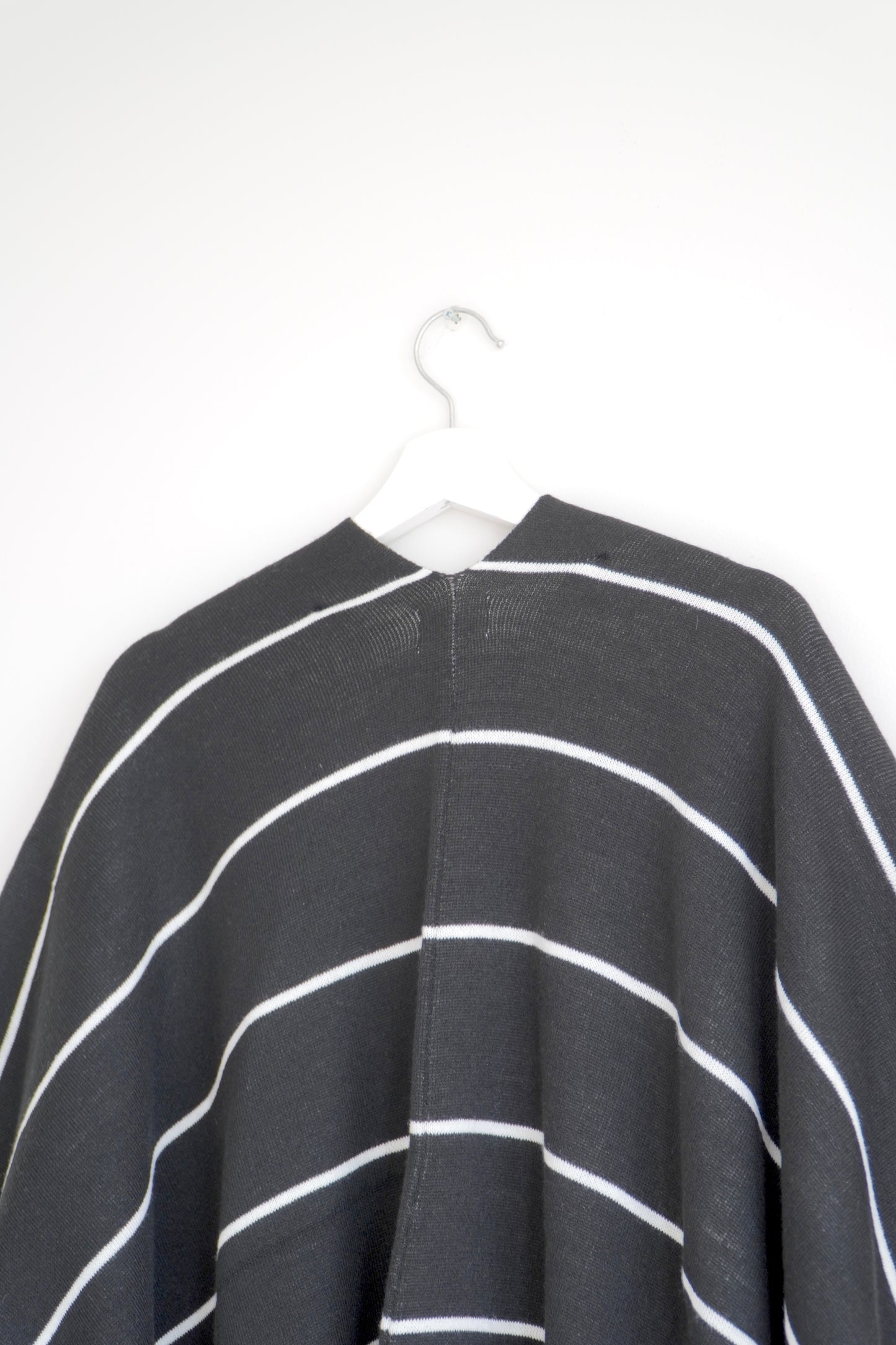 Seed Heritage Black and White Striped Kimono-Style Poncho (O/S)