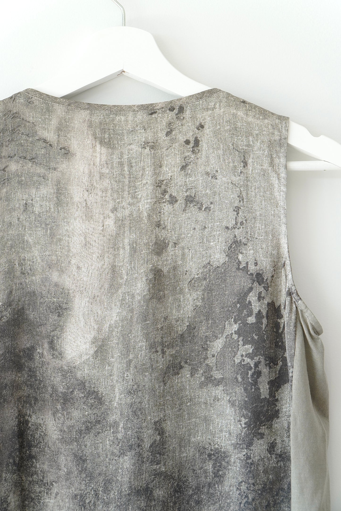 go> by GoSilk Green Grey Blotted Ink Zip Silk Blouse (XS)