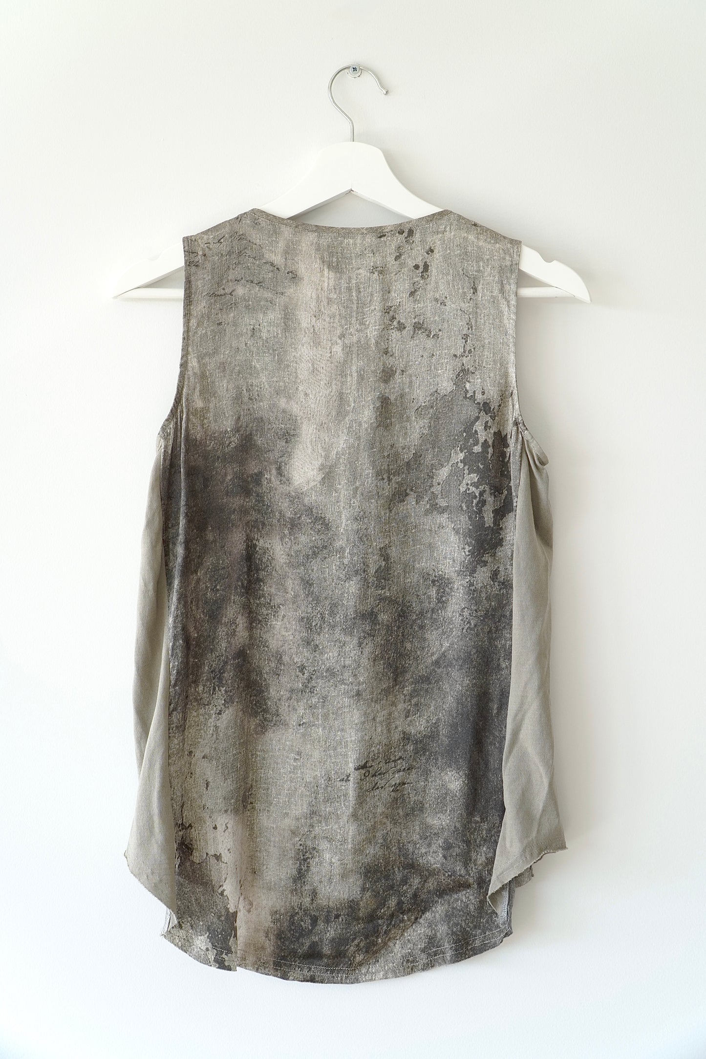 go> by GoSilk Green Grey Blotted Ink Zip Silk Blouse (XS)