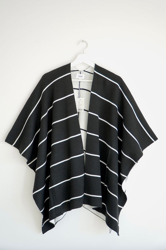 Seed Heritage Black and White Striped Kimono-Style Poncho (O/S)
