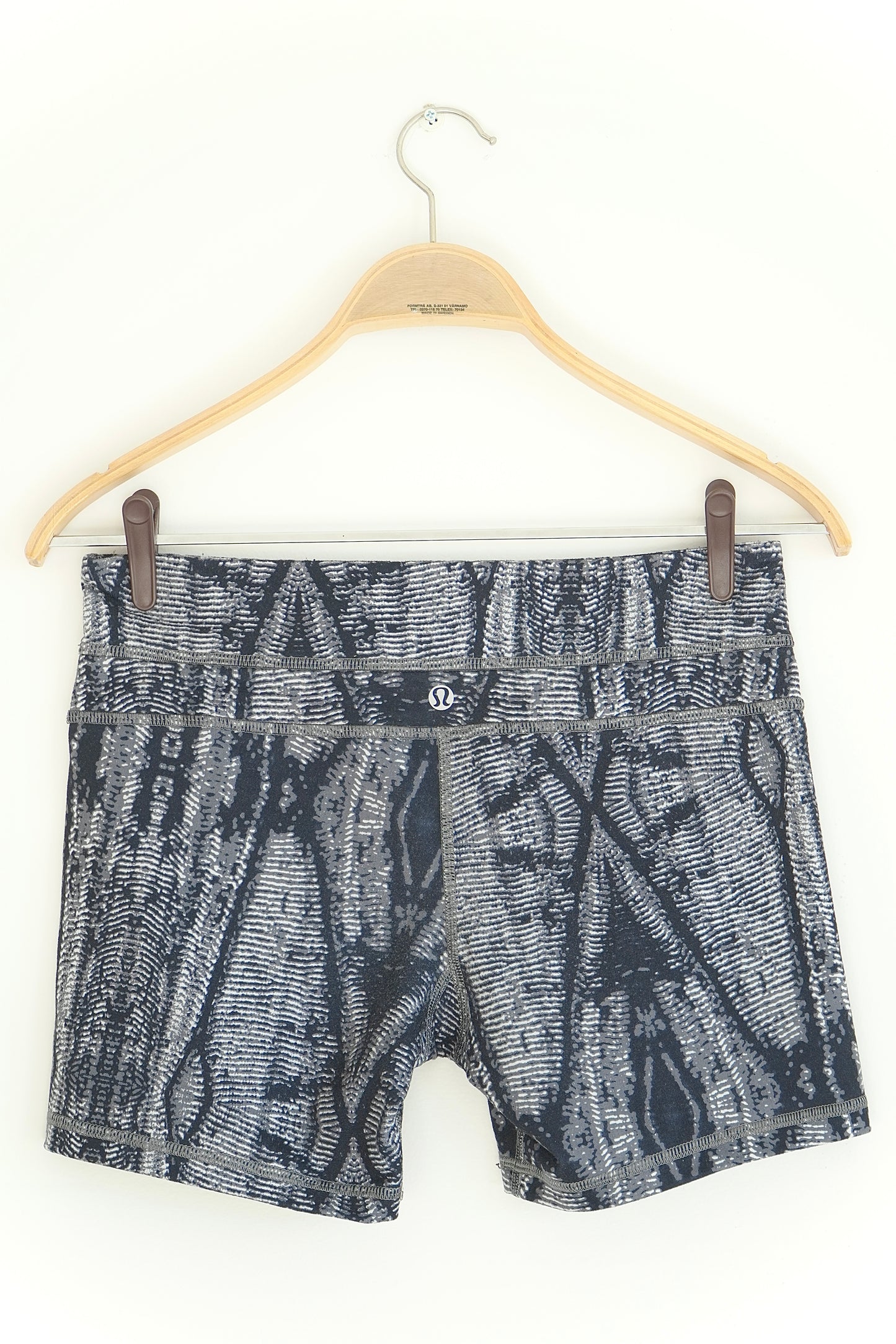 Lululemon Grey 'Groove' Print Athletic Shorts (Fits 6-8 AU)