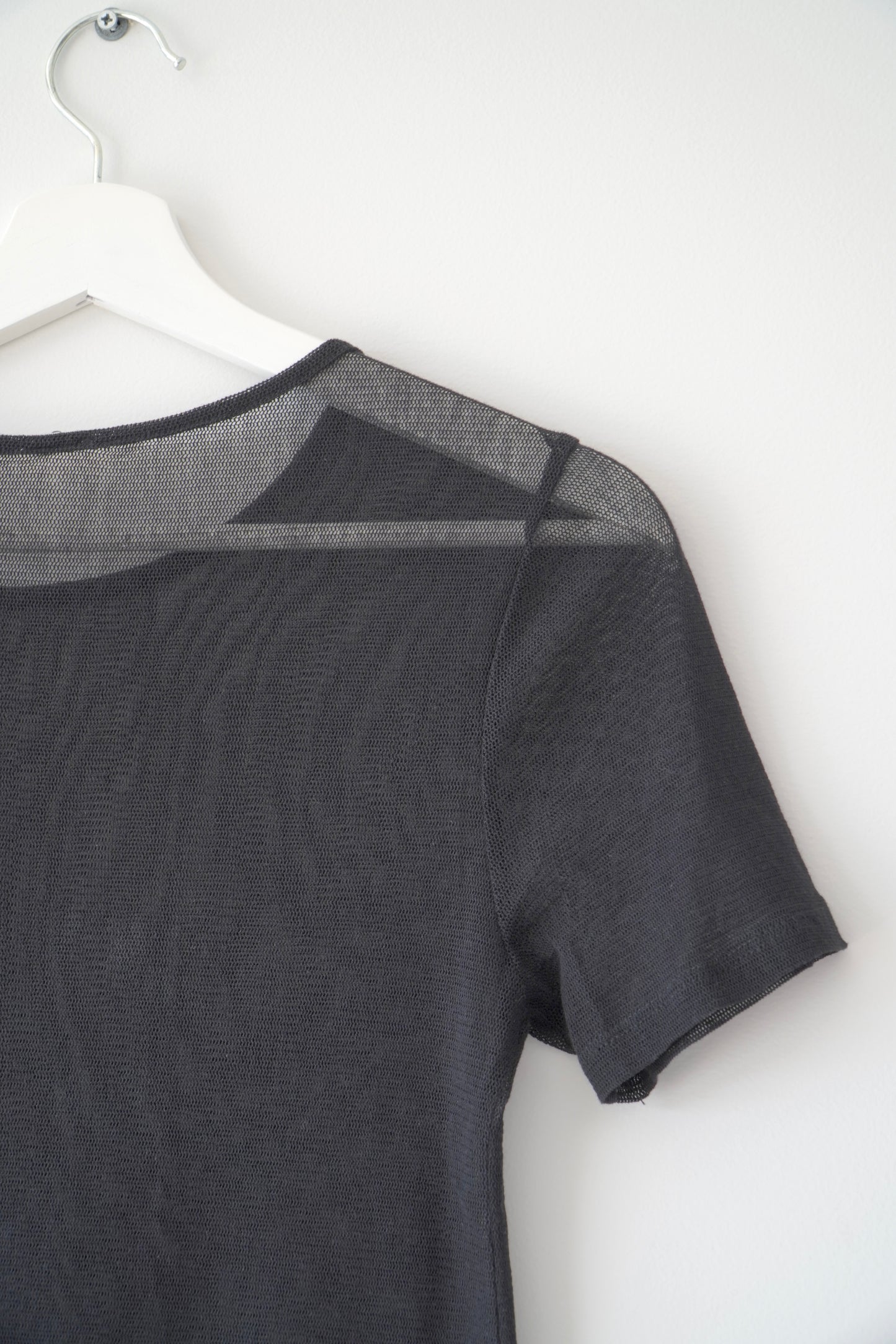 Black Mesh Knit Short Sleeve Top (6-8 Au)