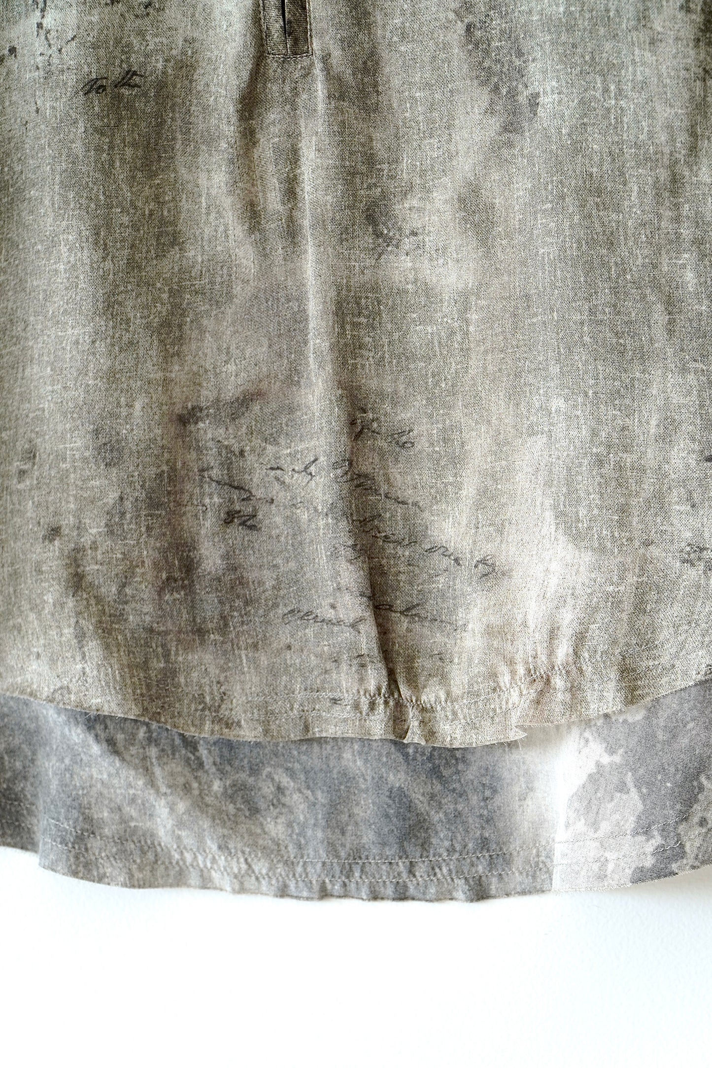go> by GoSilk Green Grey Blotted Ink Zip Silk Blouse (XS)