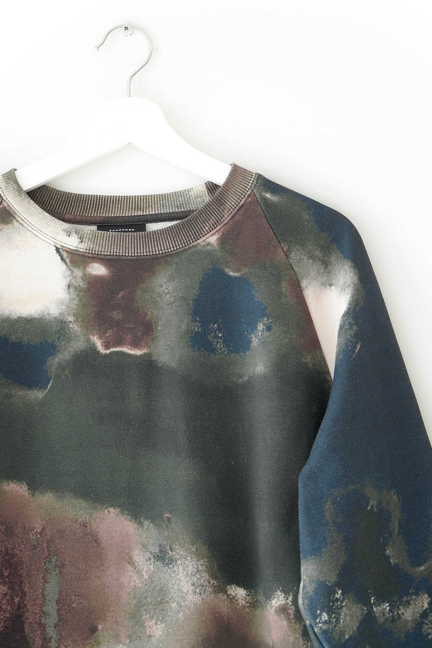 ZANEROBE Washed Camo 'Lowgo Raglan' Crewneck Sweatshirt (M)