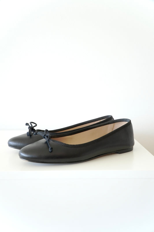 Jane Debster Black Classic Ballet Flat w/ Bow (39)