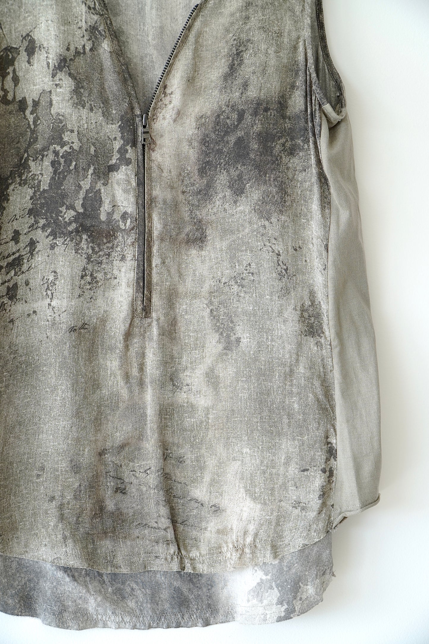 go> by GoSilk Green Grey Blotted Ink Zip Silk Blouse (XS)