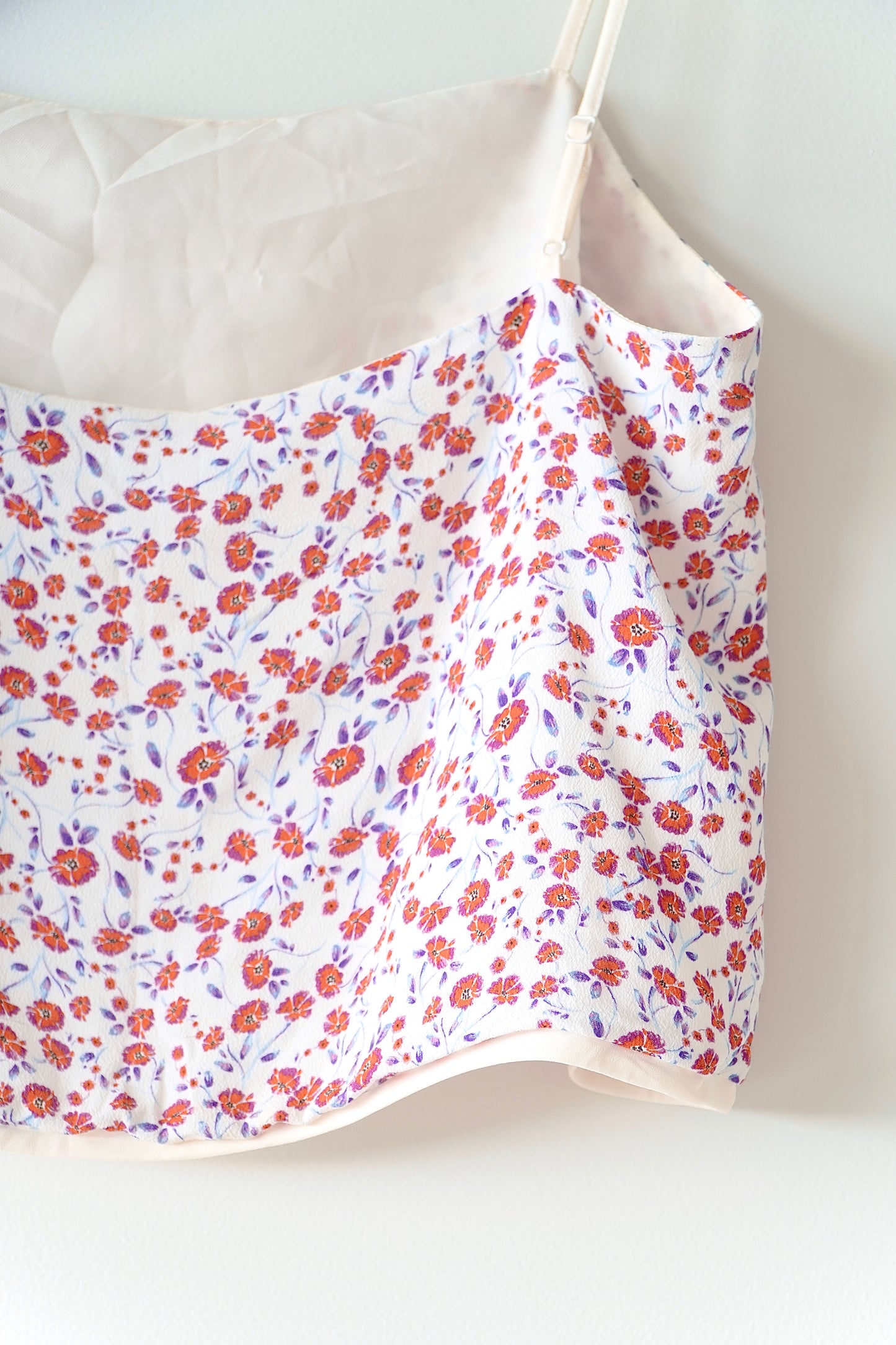 Hansen + Gretel Floral Relaxed Crop Top w/ Tie Detail (2)
