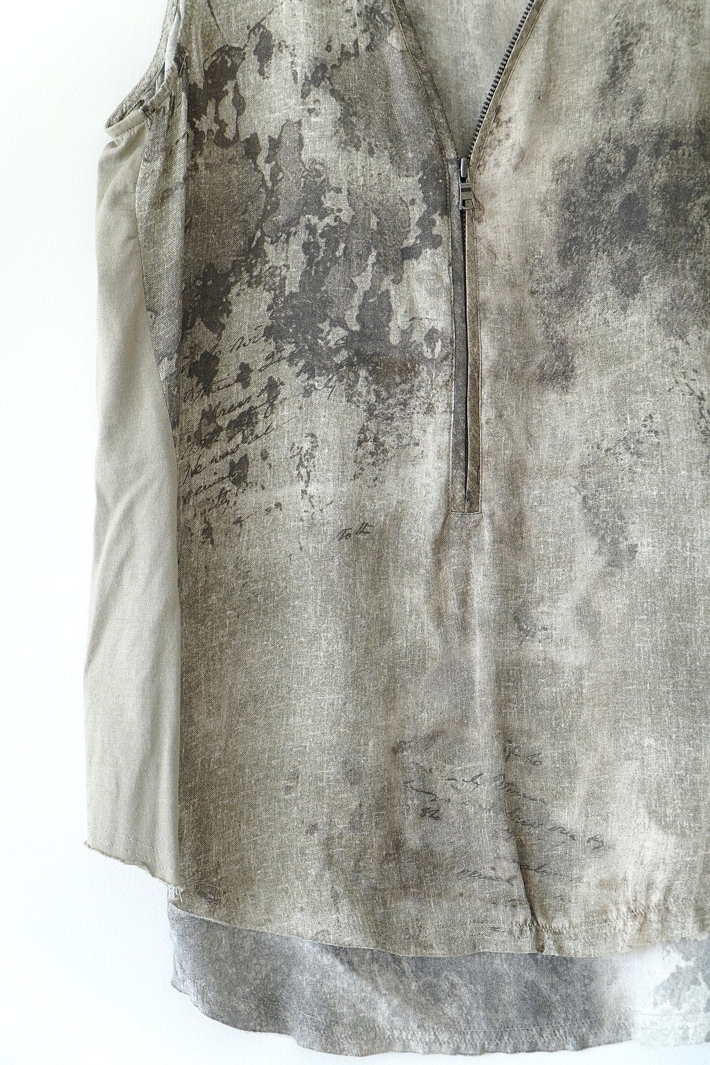go> by GoSilk Green Grey Blotted Ink Zip Silk Blouse (XS)