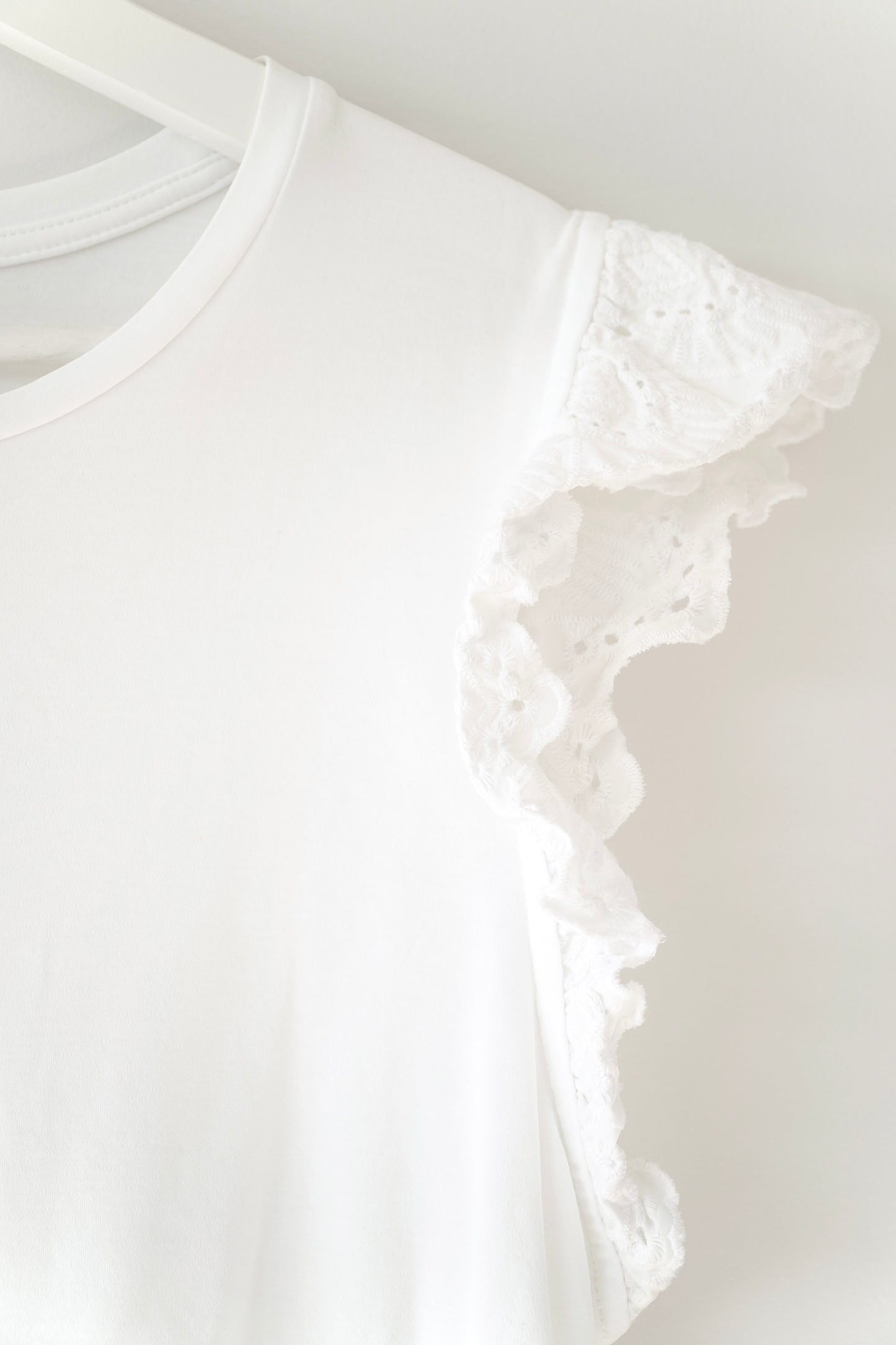 Witchery White Embroidery Frill Sleeve Cotton Classic Tee (XS)
