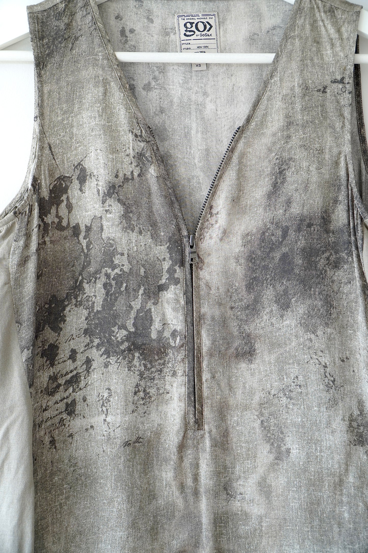 go> by GoSilk Green Grey Blotted Ink Zip Silk Blouse (XS)