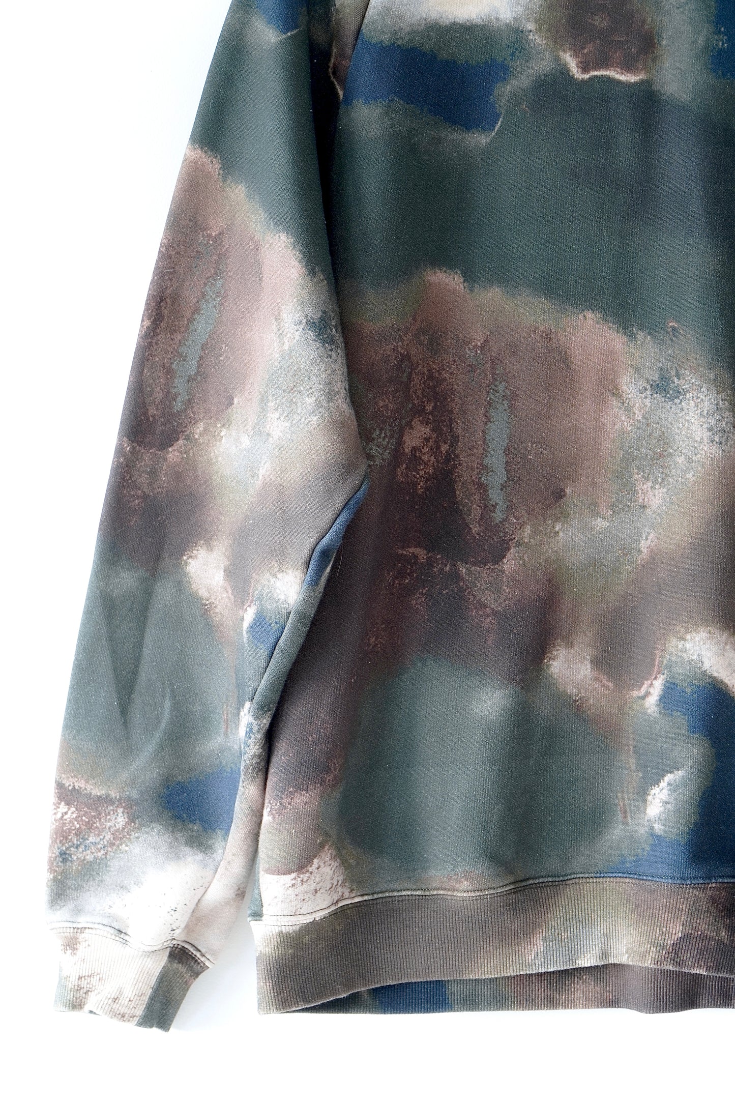 ZANEROBE Washed Camo 'Lowgo Raglan' Crewneck Sweatshirt (M)