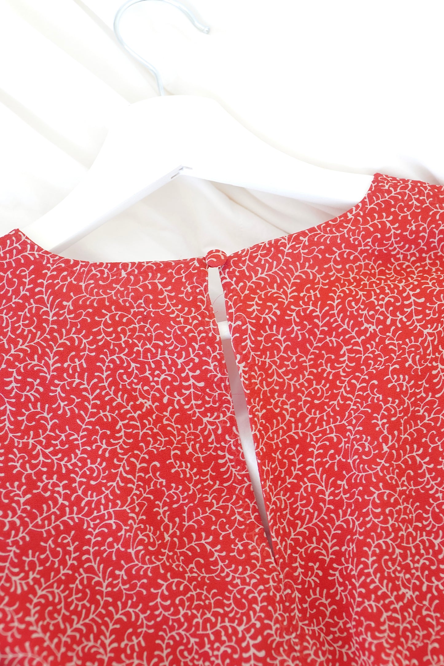 Bardot Rouge Shirred White Printed V-neck Blouse (8 Au)