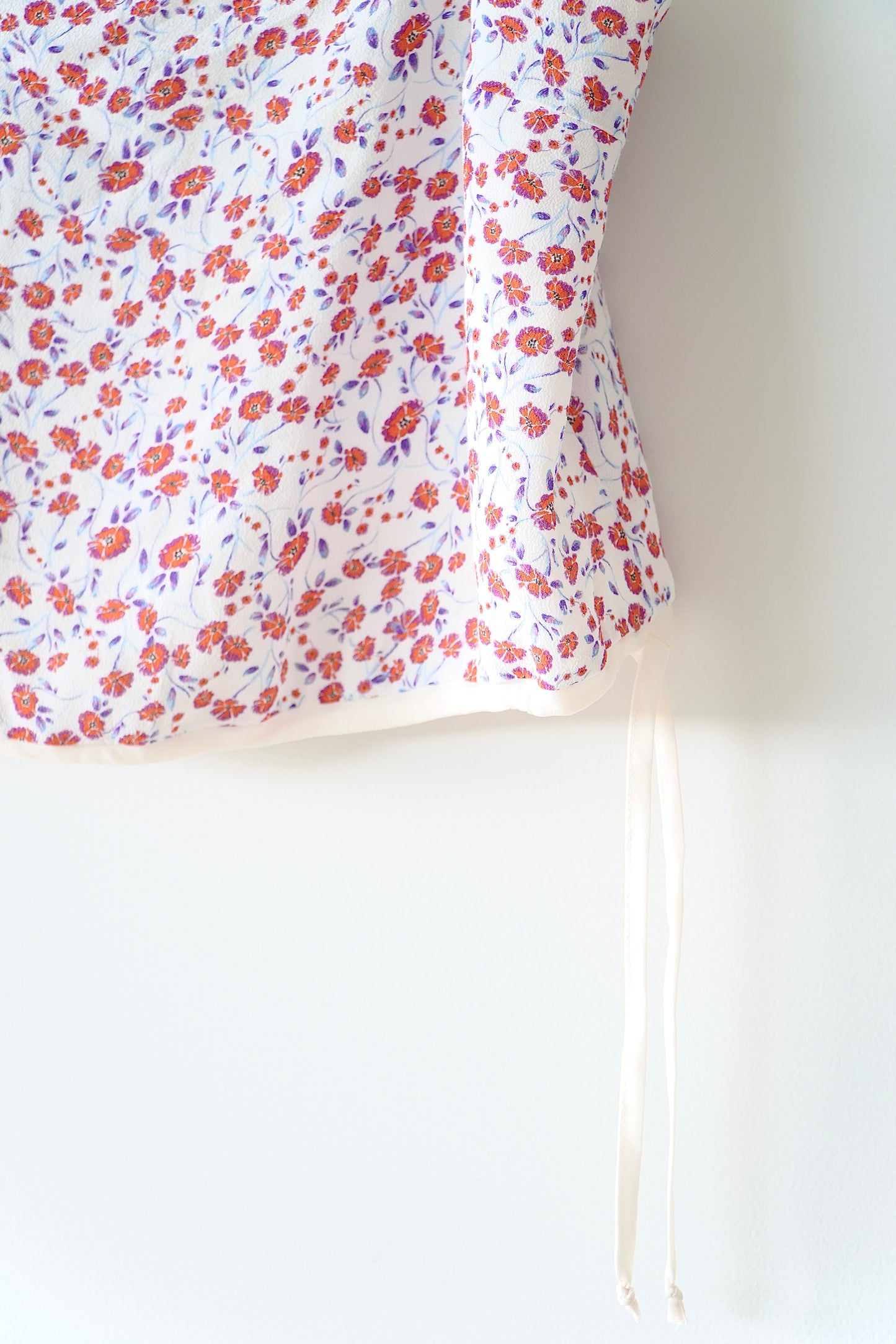 Hansen + Gretel Floral Relaxed Crop Top w/ Tie Detail (2)