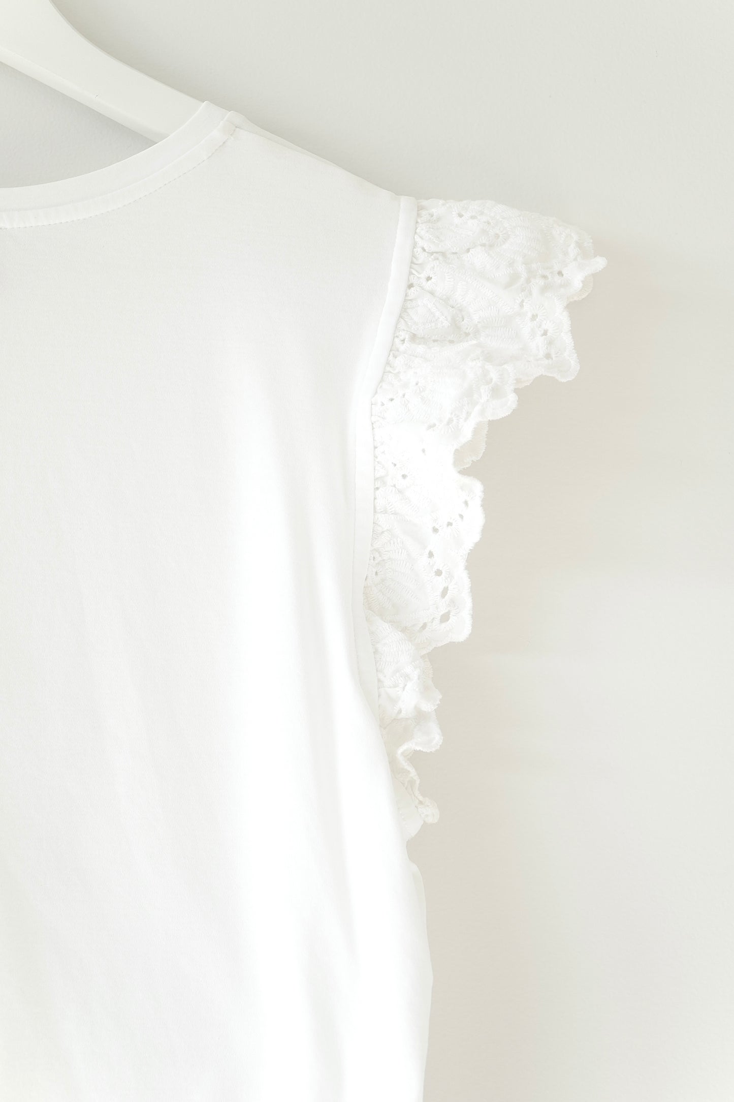 Witchery White Embroidery Frill Sleeve Cotton Classic Tee (XS)