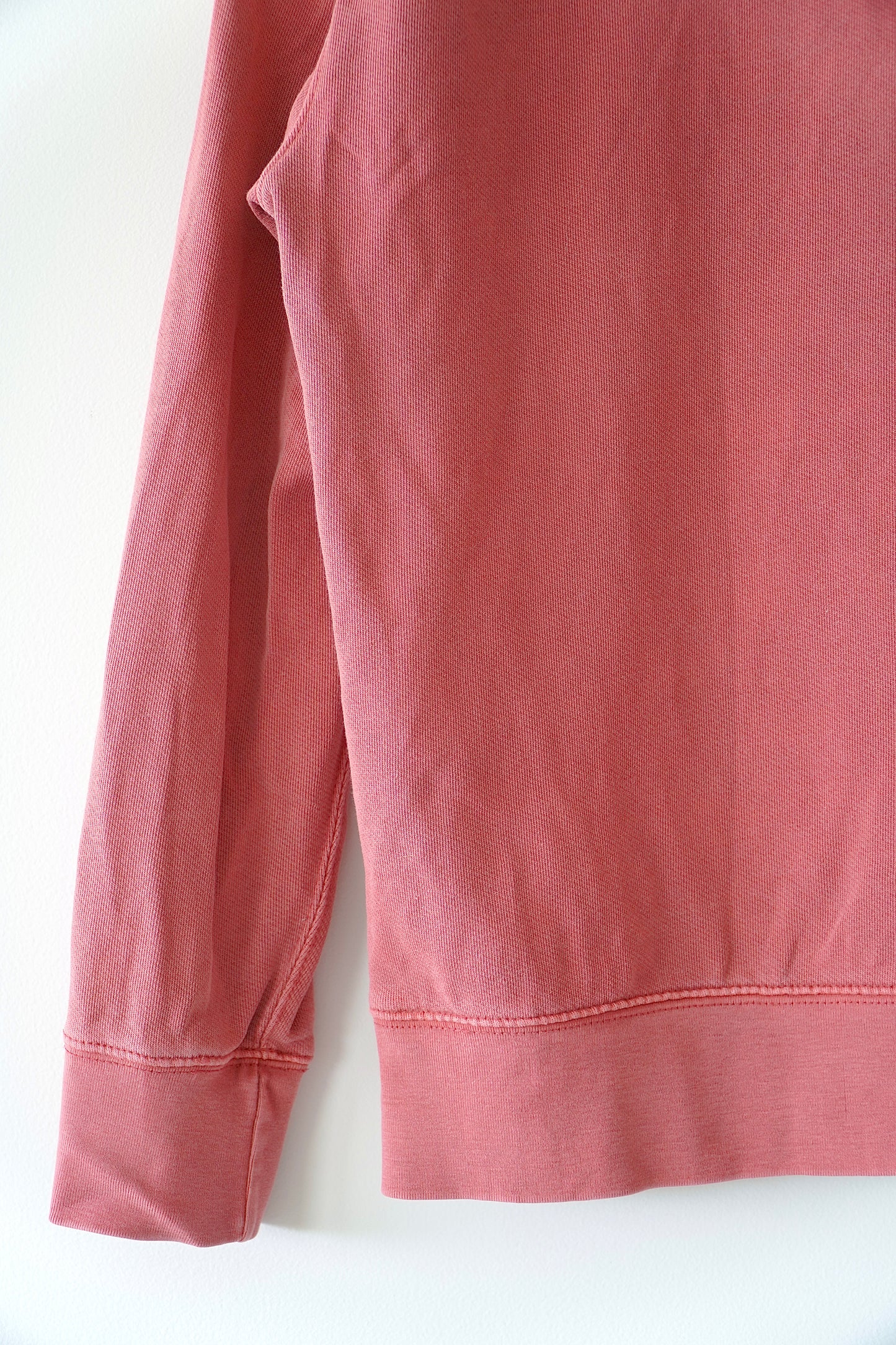Levi’s Washed Red Logo Crewneck Pullover Sweatshirt (S)