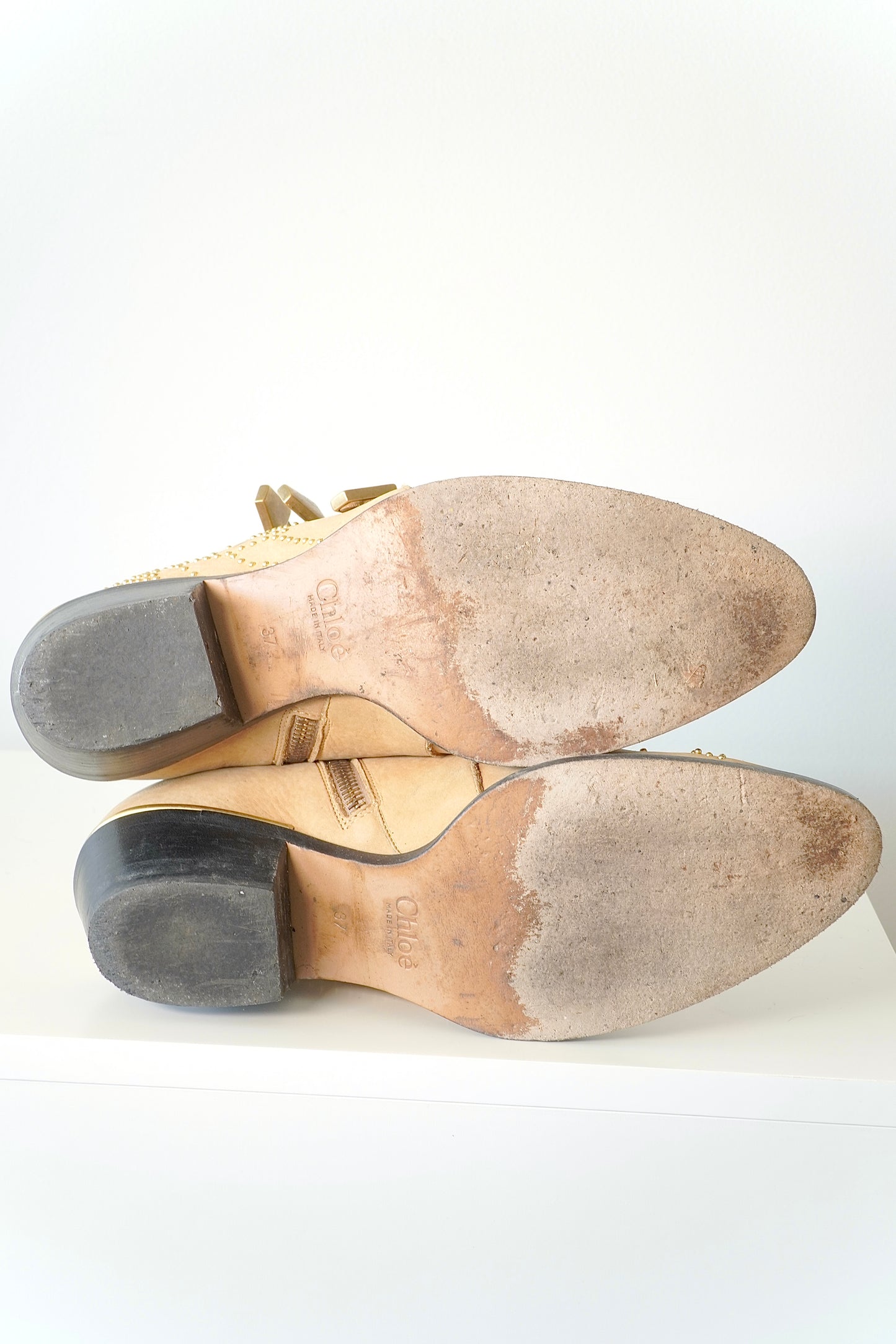Chloe Tan Susanna Studded Ankle Boots W/ Gold Detailing (37)