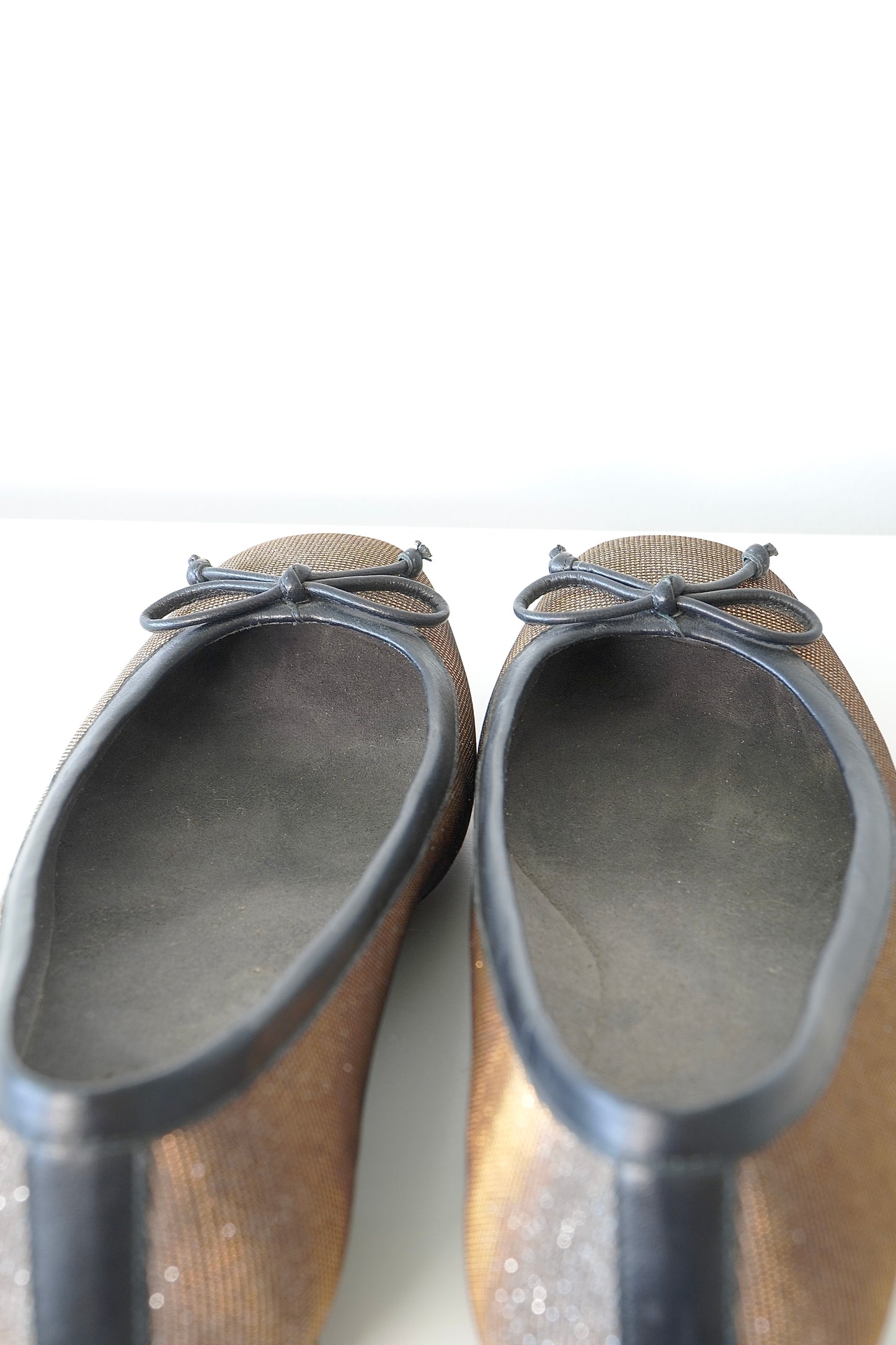 Stuart Weitzman Sparkly Glitter Ballet Flats w/ Bow (38)
