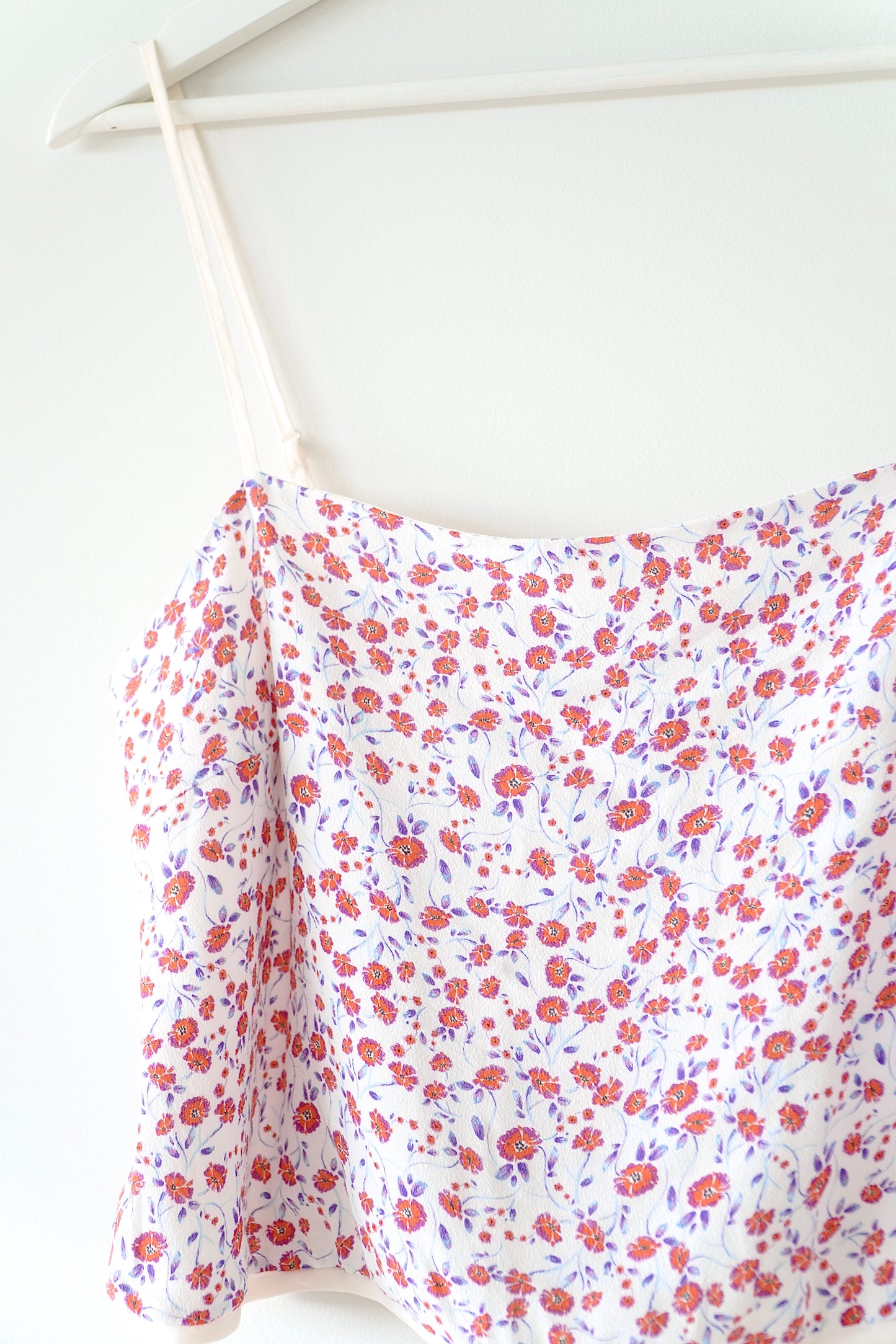 Hansen + Gretel Floral Relaxed Crop Top w/ Tie Detail (2)